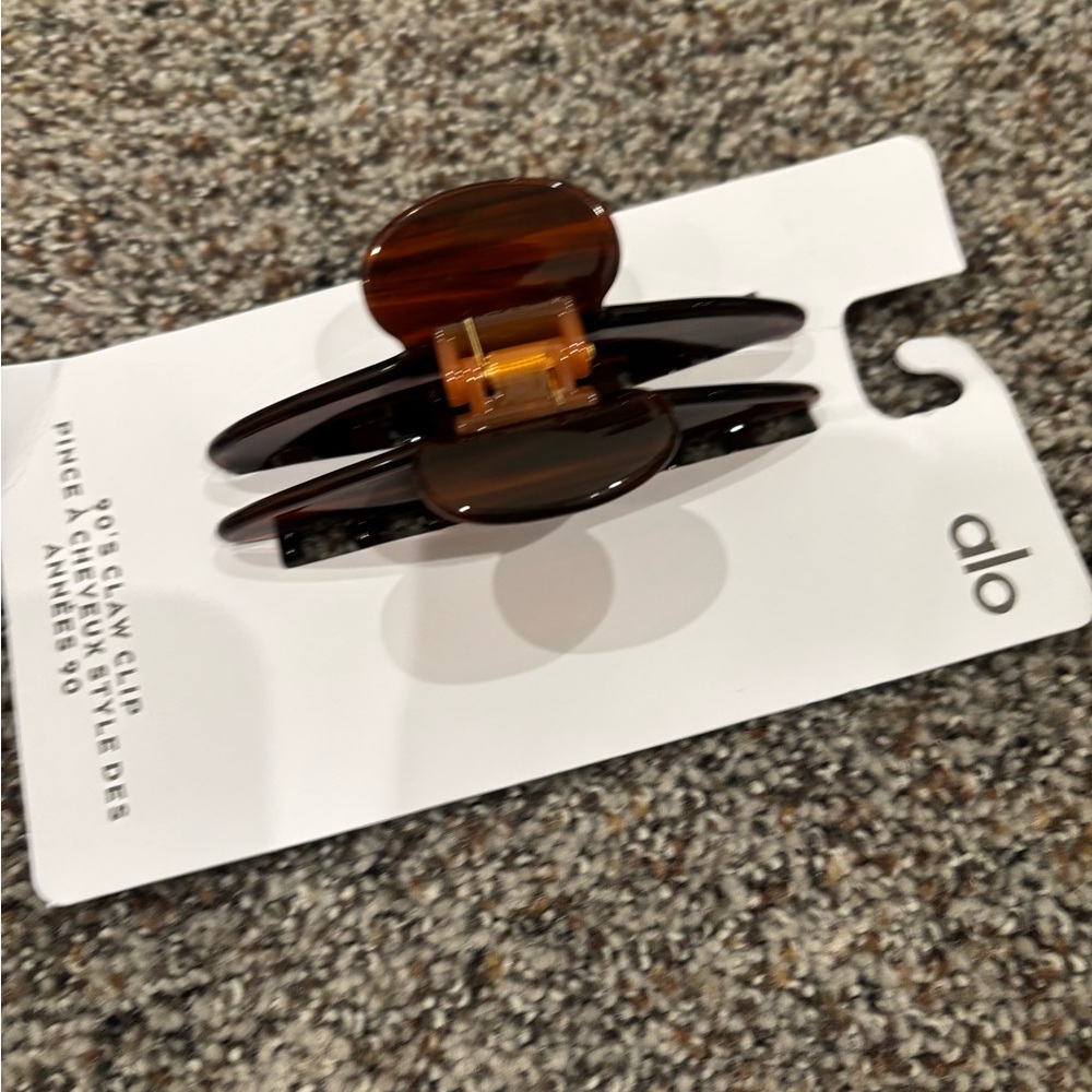 ALO YOGA 90s hair claw clip brown tortoise shell  NWT - Picture 4 of 7